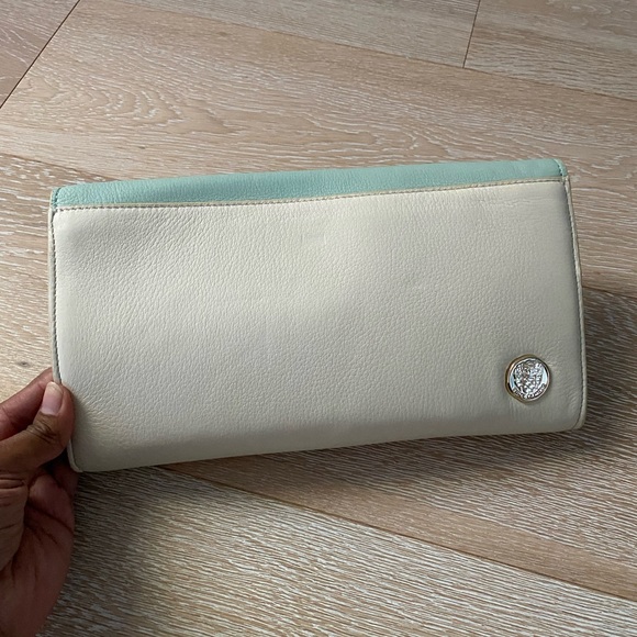 VINCE CAMUTO EUC Cream and light blue leather clutch with magnetic closure. - Picture 3 of 3
